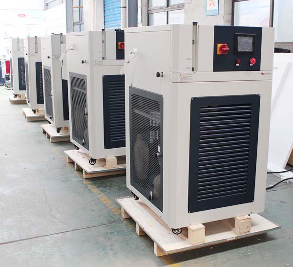 密閉加熱制冷循環(huán)機，-80℃~200℃高精度控溫